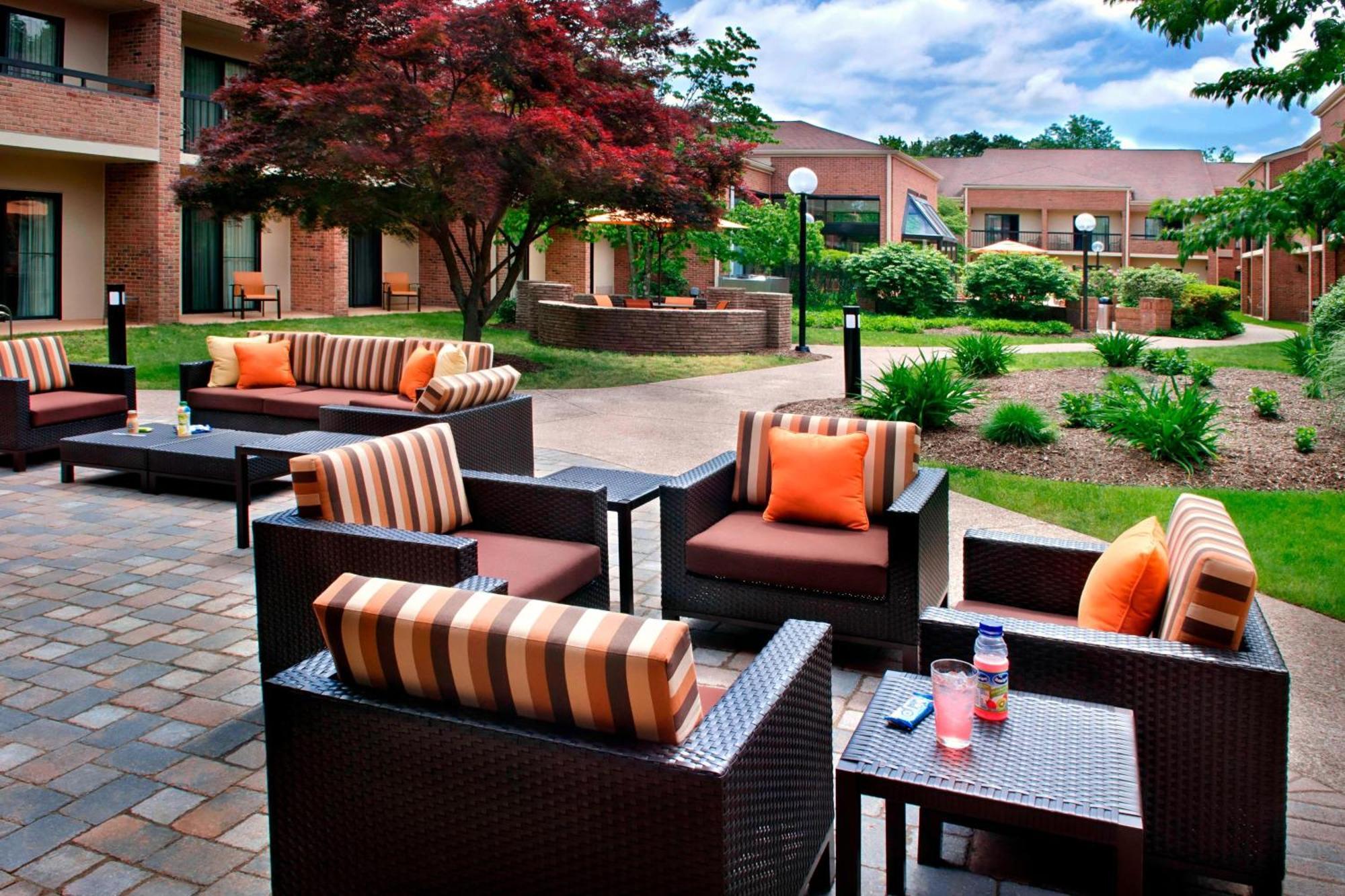 Hotel Courtyard By Marriott Hartford Windsor Airport Extérieur photo