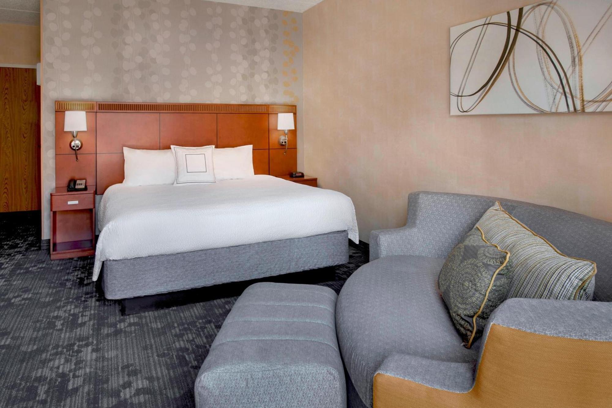 Hotel Courtyard By Marriott Hartford Windsor Airport Extérieur photo